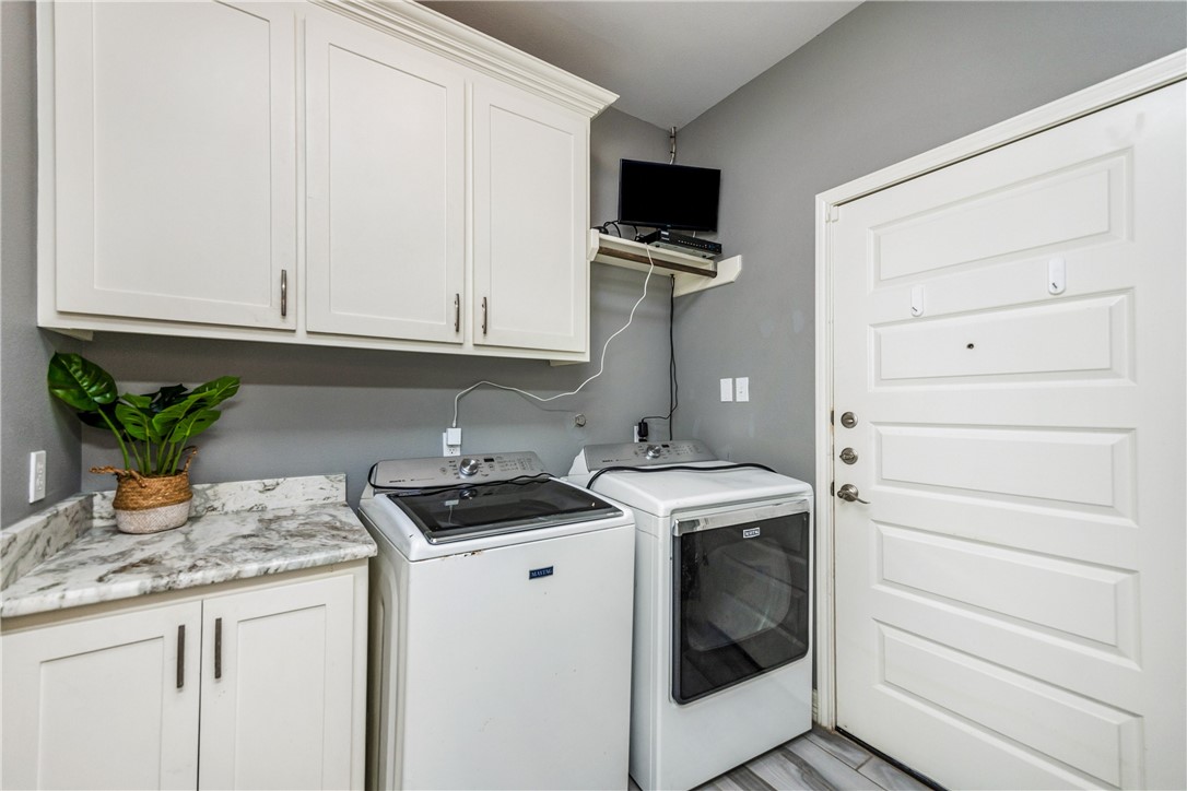 14342 Scallop St Property Photo 11