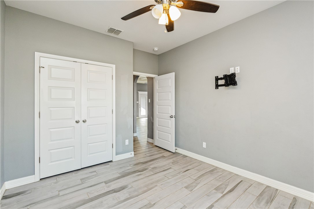 14342 Scallop St Property Photo 21