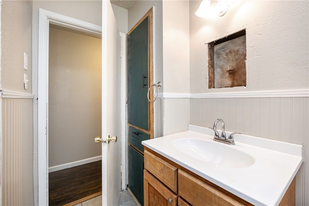 1101 Graham Property Photo 21