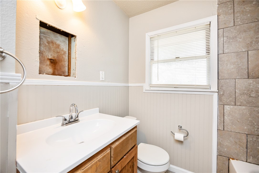 1101 Graham Property Photo 22