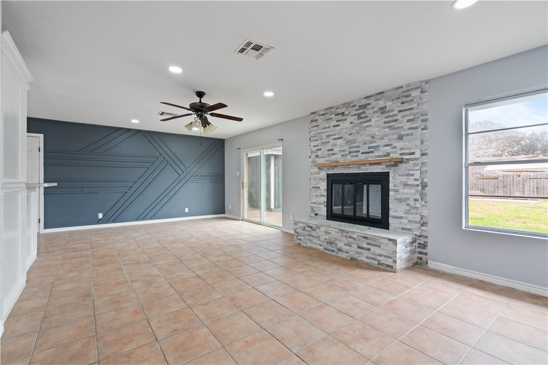 1318 W Cherrystone Dr Property Photo 2