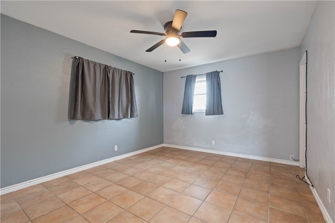 1318 W Cherrystone Dr Property Photo 8
