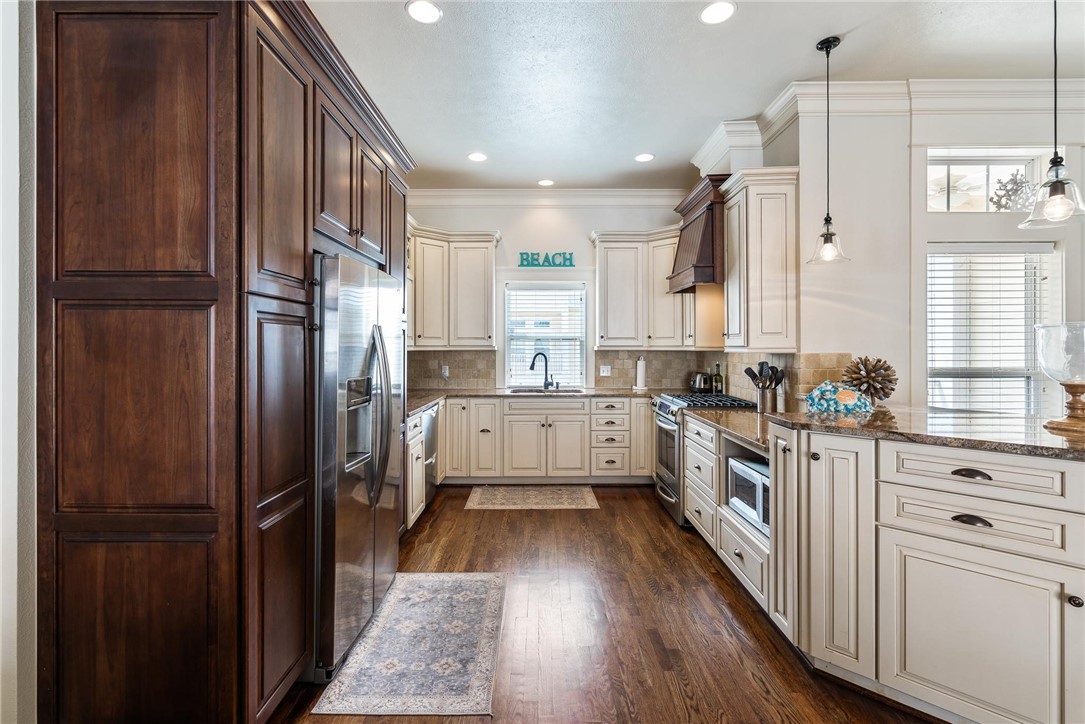 14890 Granada Dr 102 Property Photo 11
