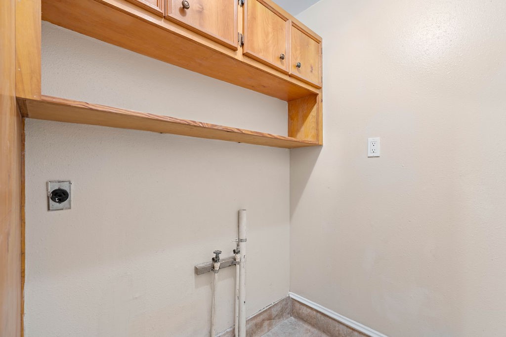 419 Clifford St Property Photo 14