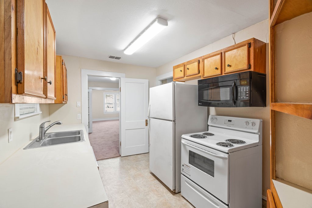 419 Clifford St Property Photo 15