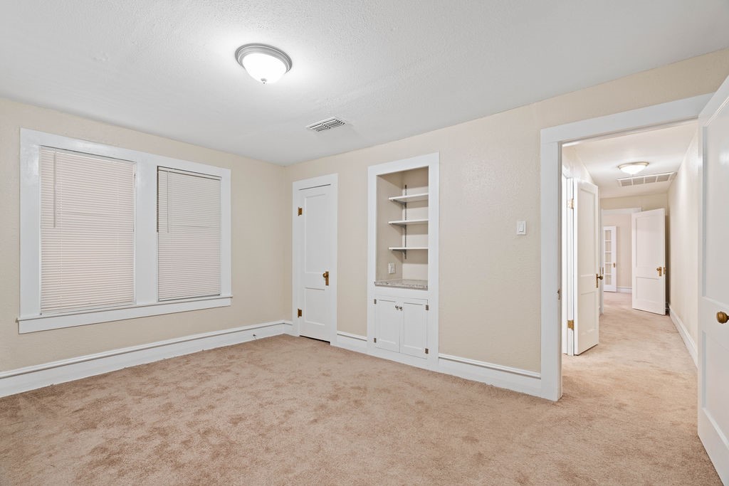 419 Clifford St Property Photo 20