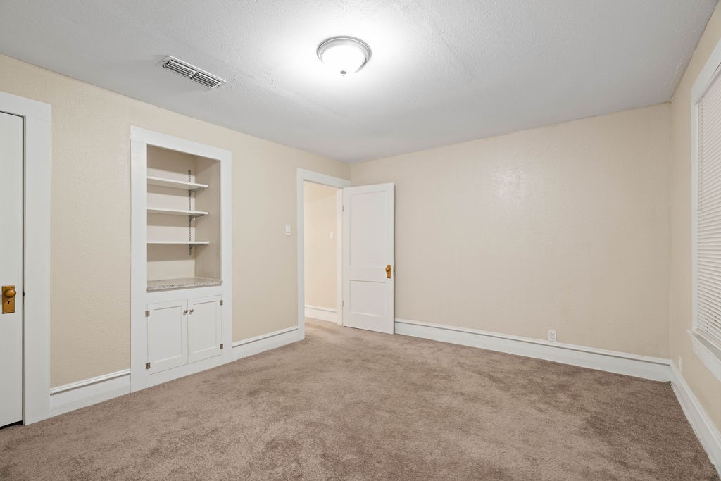 419 Clifford St Property Photo 21