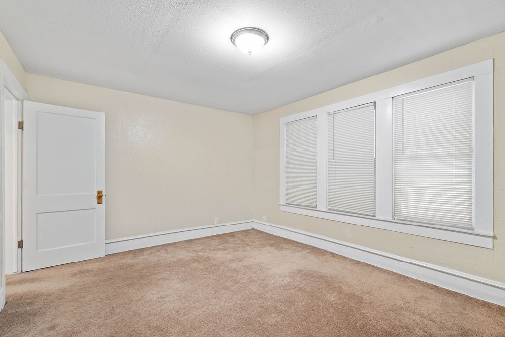 419 Clifford St Property Photo 22