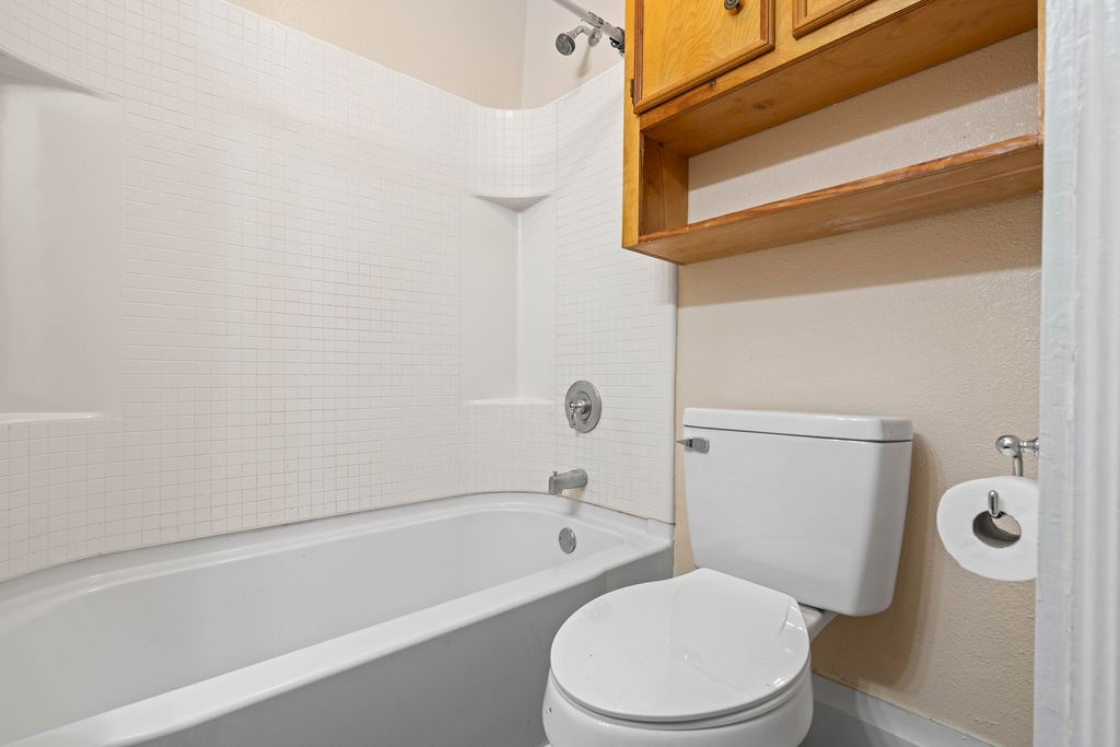 419 Clifford St Property Photo 23