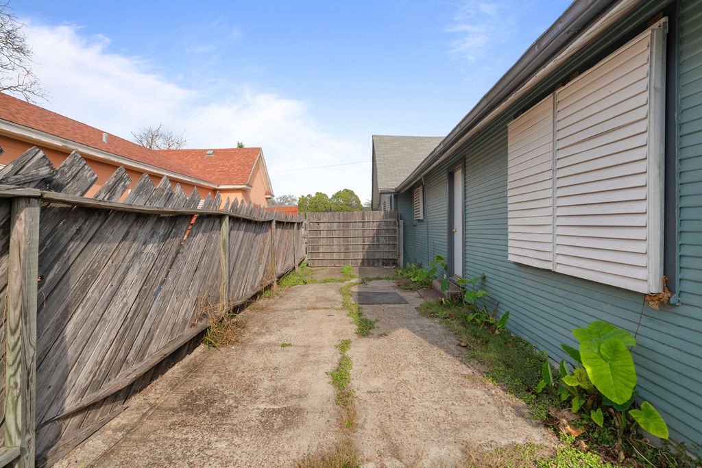 419 Clifford St Property Photo 25