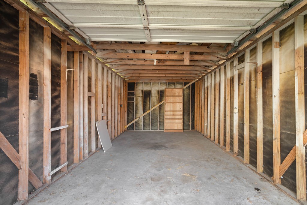 419 Clifford St Property Photo 29