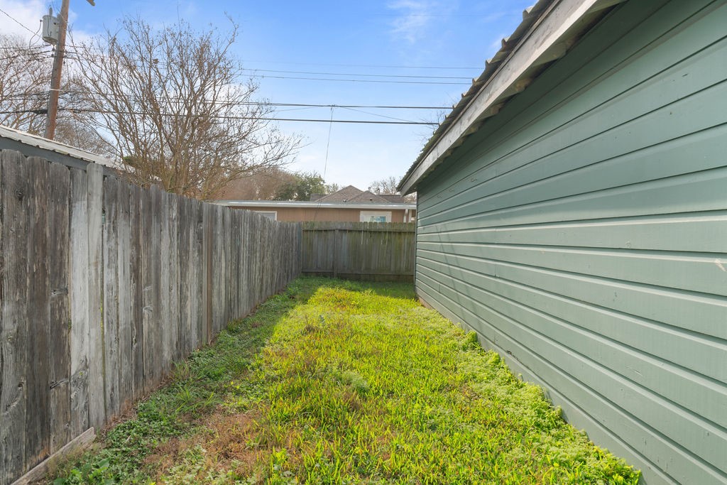 419 Clifford St Property Photo 30