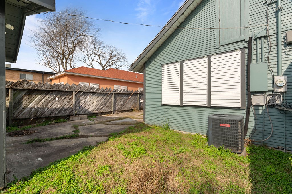 419 Clifford St Property Photo 32