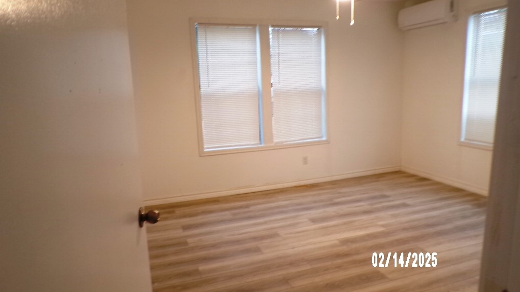 911 N Avenue C St Property Photo 23