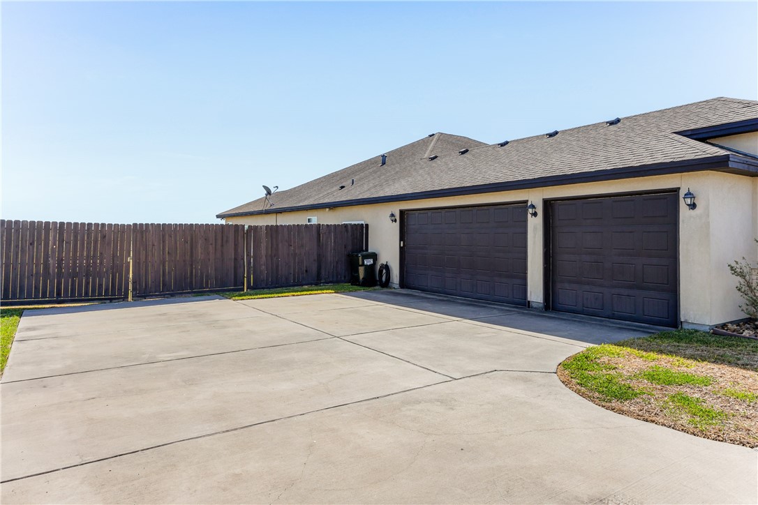 2574 Digger Lane Property Photo 39