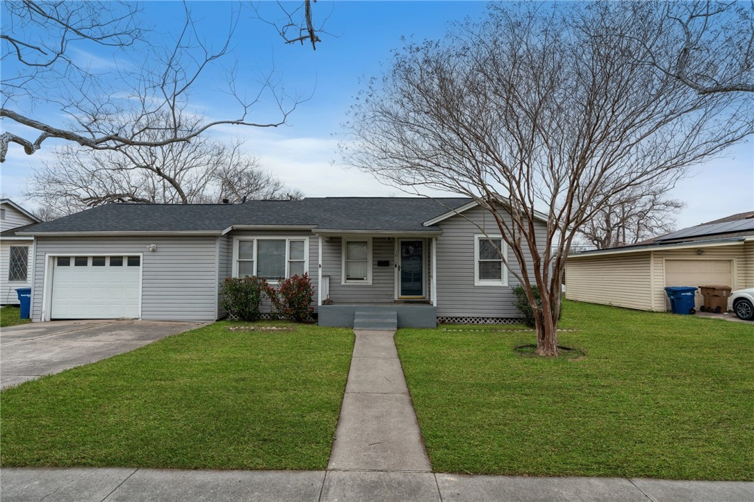 1010 Mcclendon St Property Photo