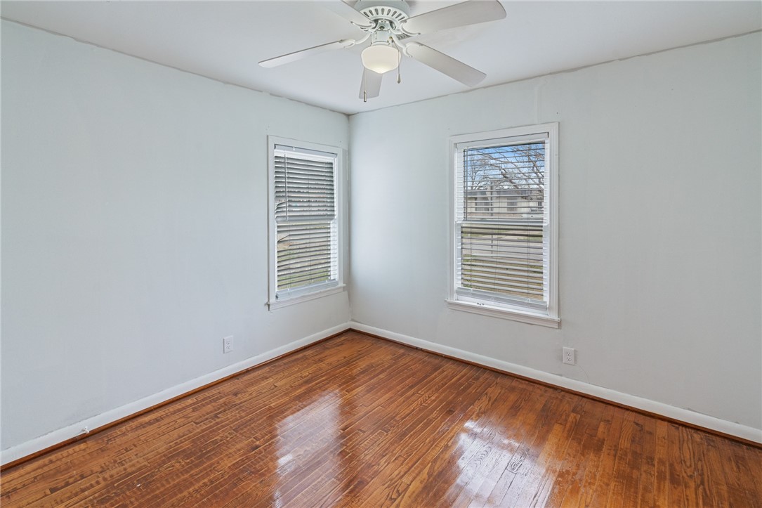 1010 Mcclendon St Property Photo 13