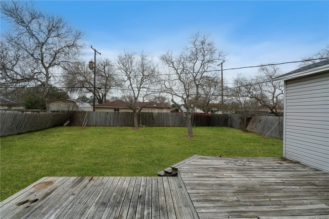 1010 Mcclendon St Property Photo 16