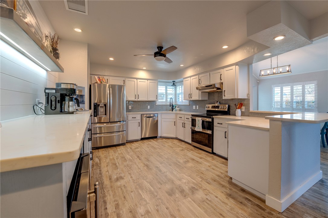 15221 Reales Dr Property Photo 8