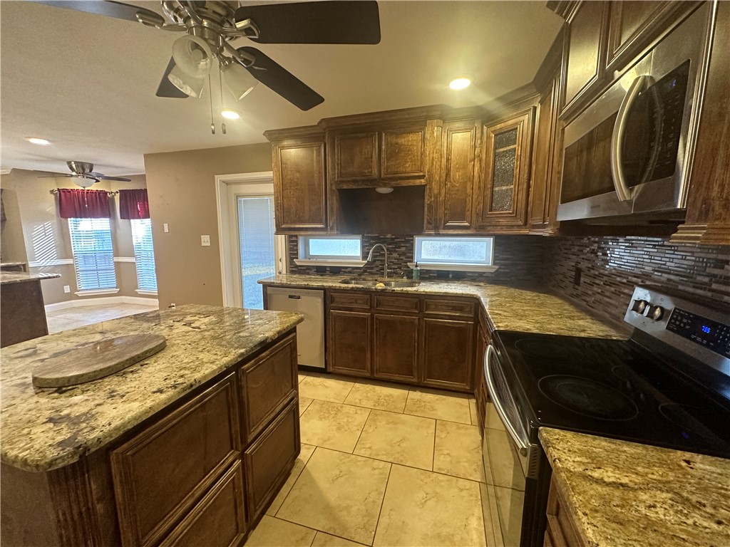 4529 Wapentate Dr Property Photo 11