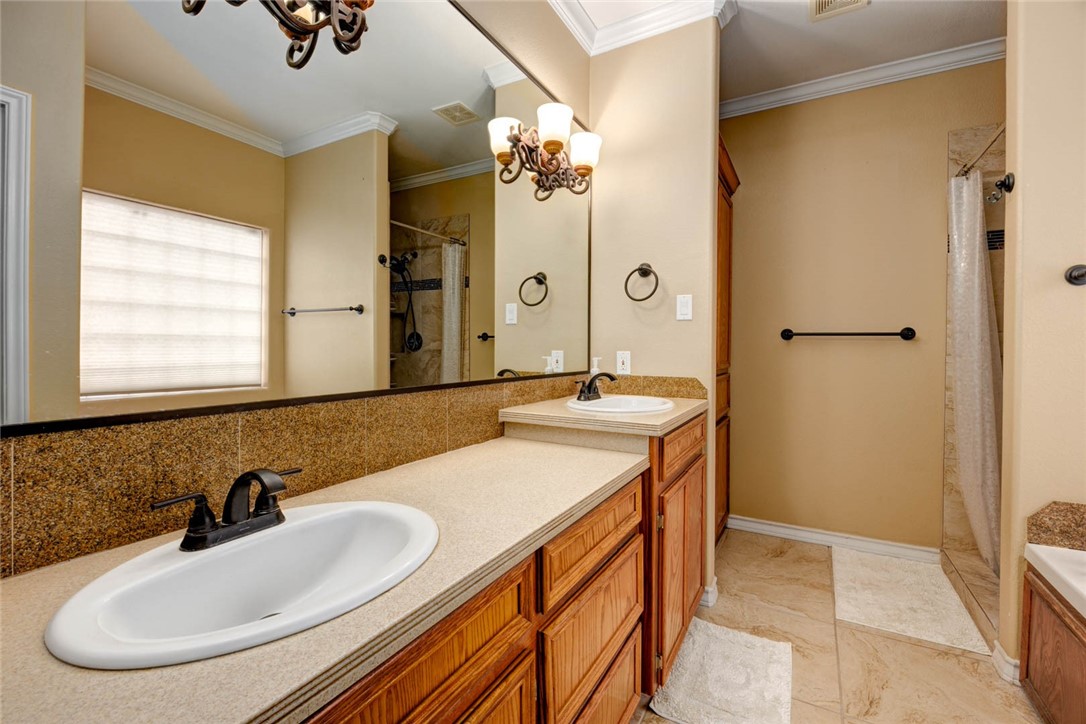 14218 Allamanda Dr Property Photo 17
