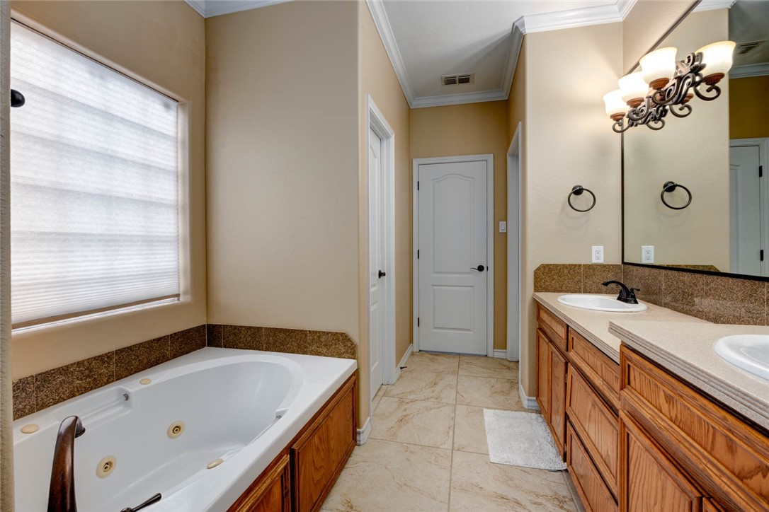 14218 Allamanda Dr Property Photo 18