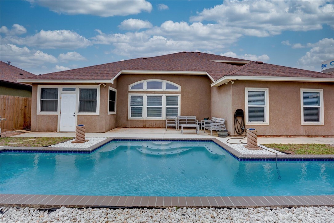 14218 Allamanda Dr Property Photo 29