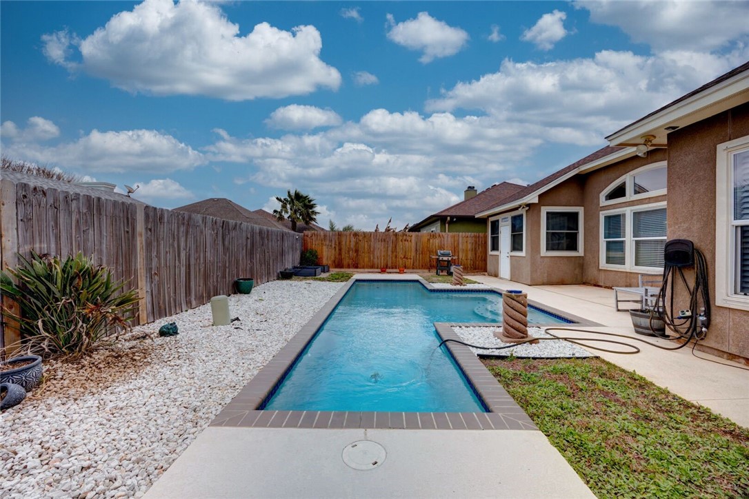 14218 Allamanda Dr Property Photo 31
