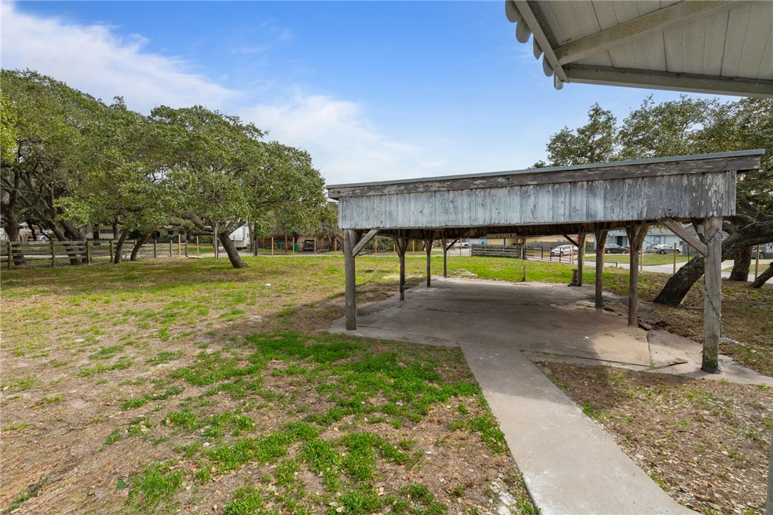 1384 Oak Park Dr Property Photo 18