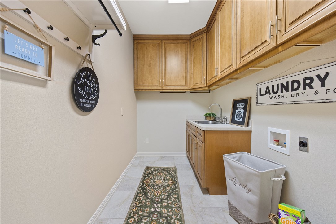 6031 Lost Creek Dr Property Photo 24