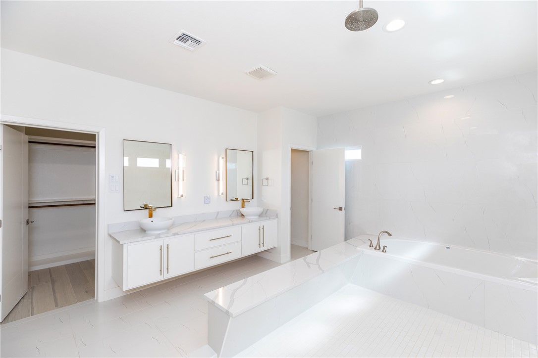 14722 Lighthouse Dr Property Photo 27