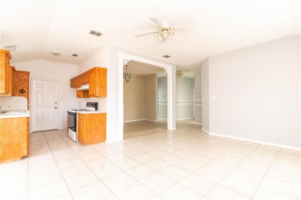 7945 Fox Dr Property Photo 2