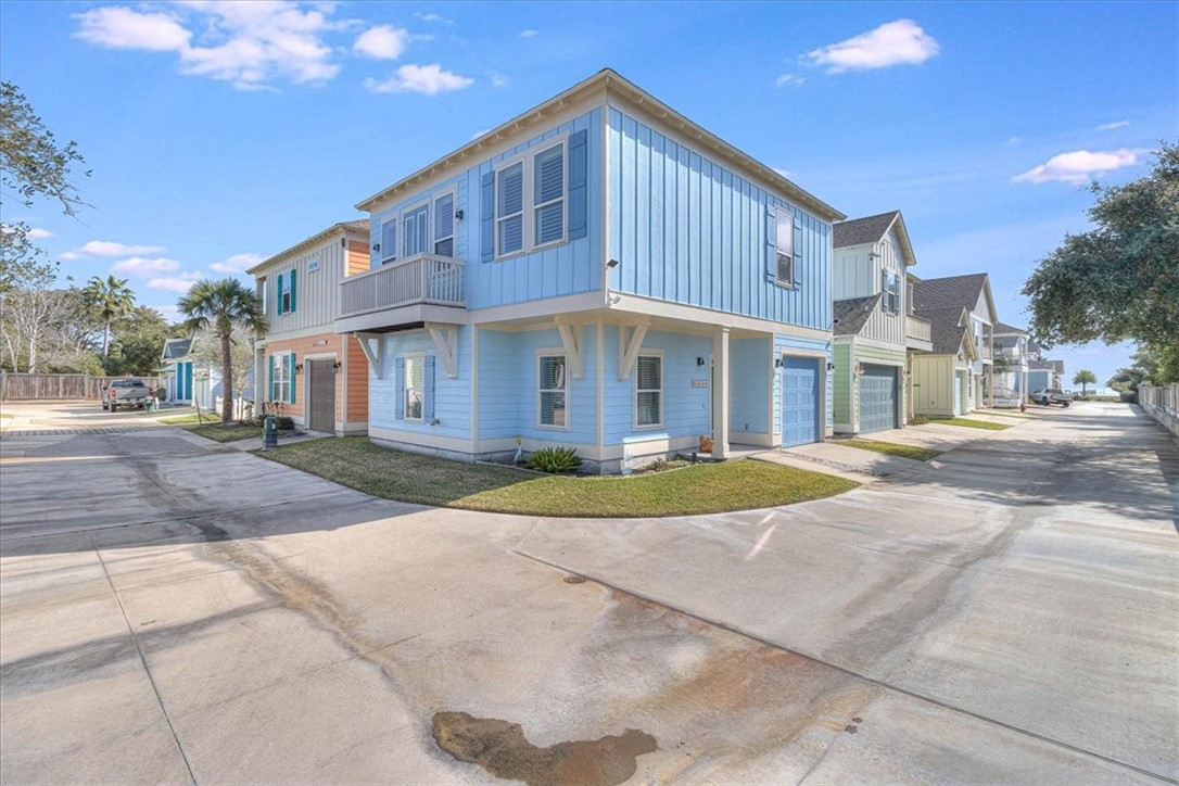 305 Sailhouse Way Property Photo 1