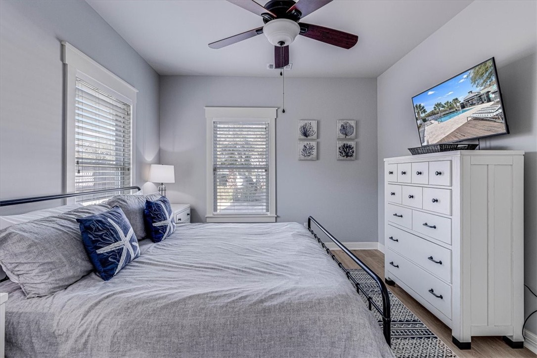 305 Sailhouse Way Property Photo 8