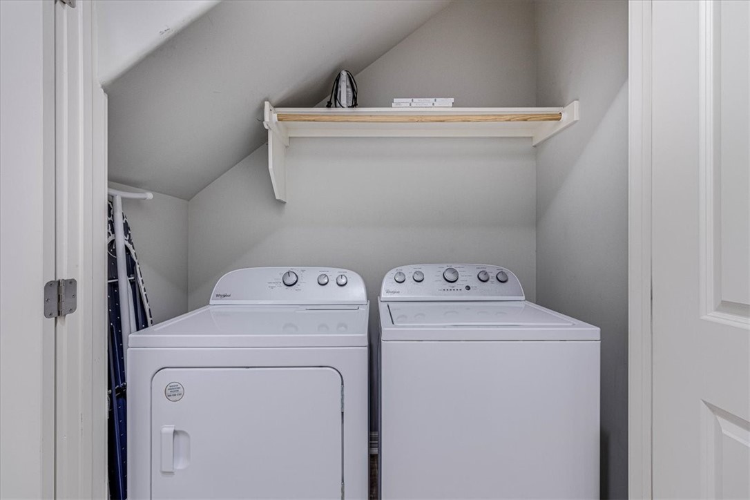 305 Sailhouse Way Property Photo 11