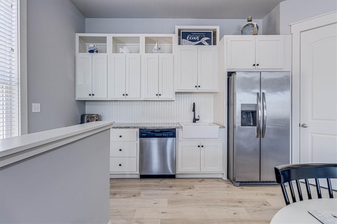 305 Sailhouse Way Property Photo 14