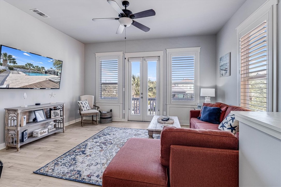 305 Sailhouse Way Property Photo 19