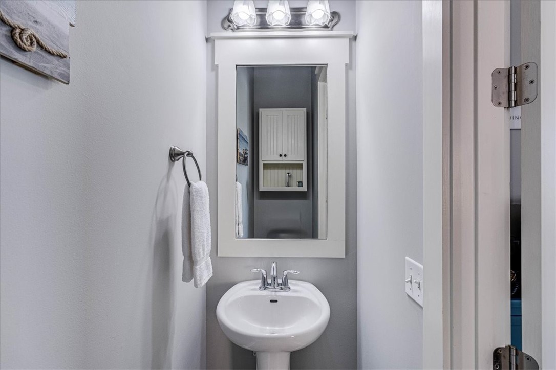 305 Sailhouse Way Property Photo 23