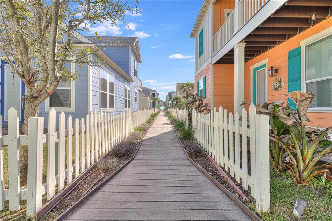 305 Sailhouse Way Property Photo 37