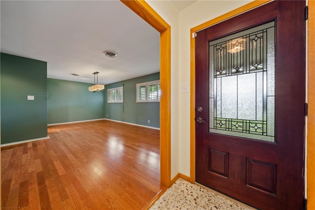 430 Montclair Dr Property Photo 4