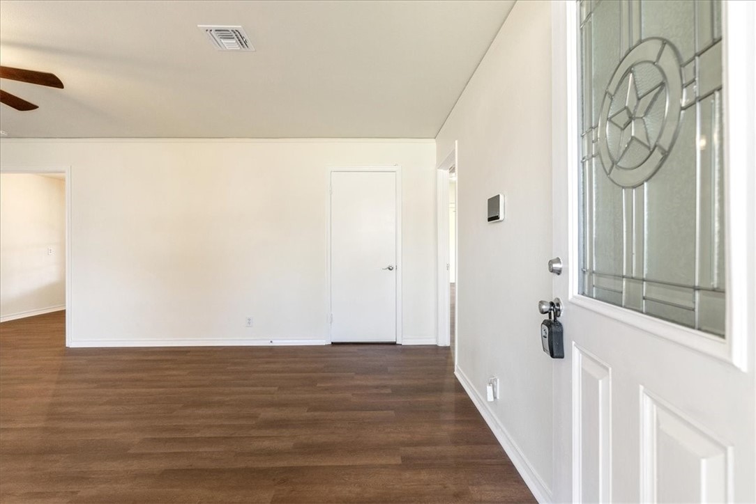 1041 Herndon Property Photo 5