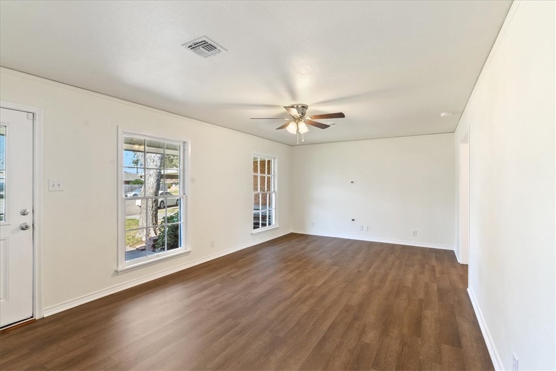 1041 Herndon Property Photo 7