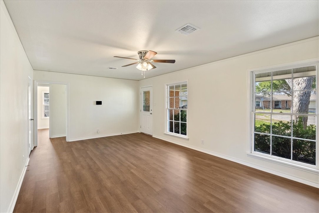 1041 Herndon Property Photo 8