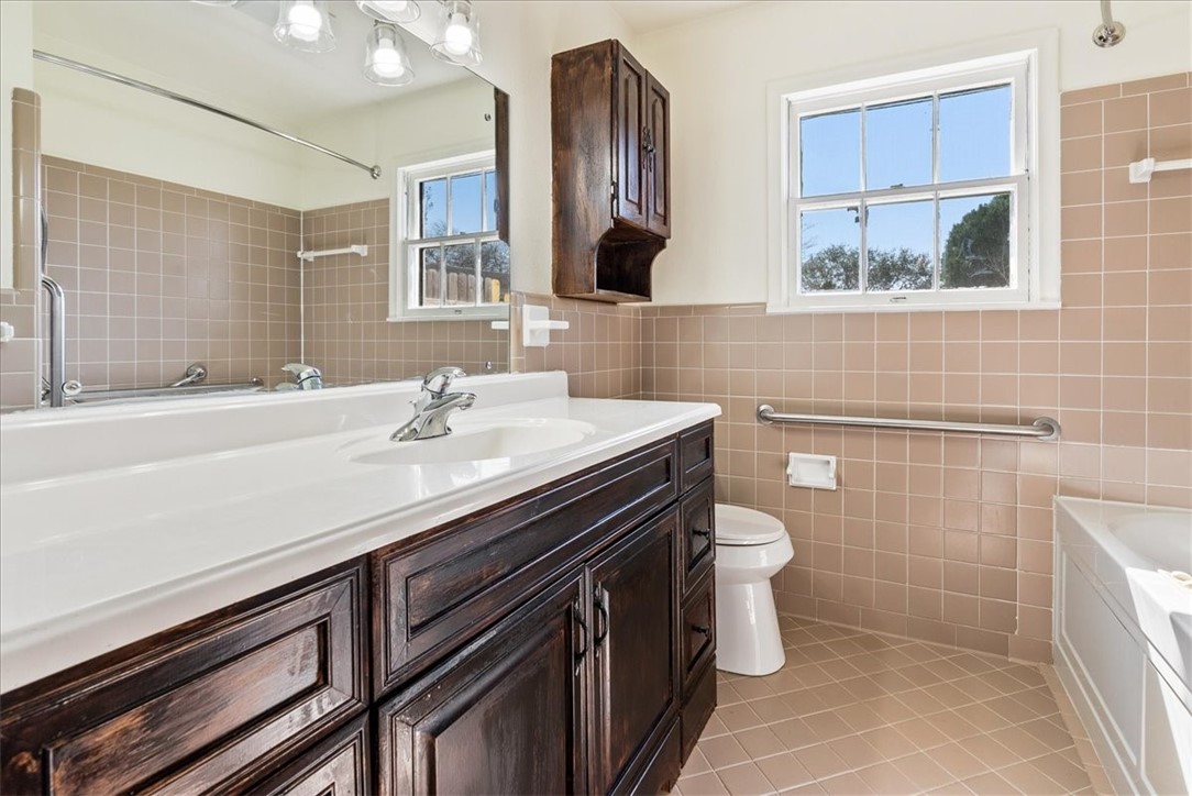 1041 Herndon Property Photo 18