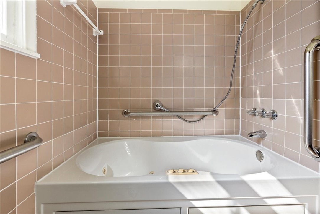 1041 Herndon Property Photo 19