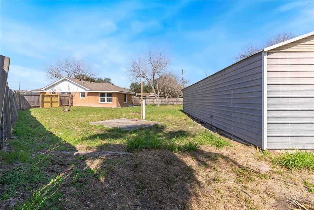 1041 Herndon Property Photo 31