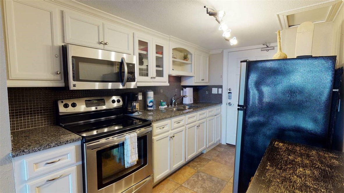 407 Beach Ave 142 Property Photo 5