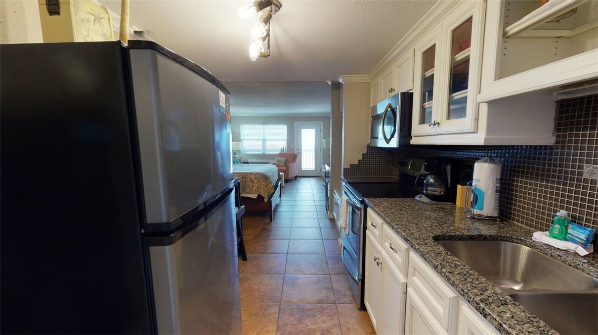 407 Beach Ave 142 Property Photo 6