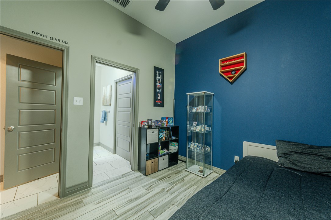 7914 Sir Greg Dr Property Photo 17