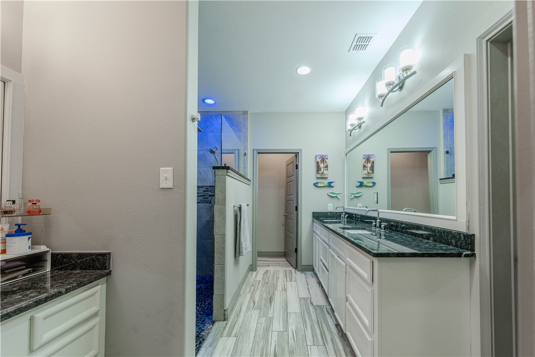 7914 Sir Greg Dr Property Photo 29